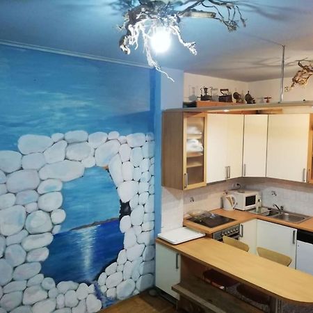 Kyriaki 'S Artistic Apartment Next Metro Agios Ioannis Athen Exterior foto